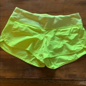 Lululemon size 6 Speed Up Short